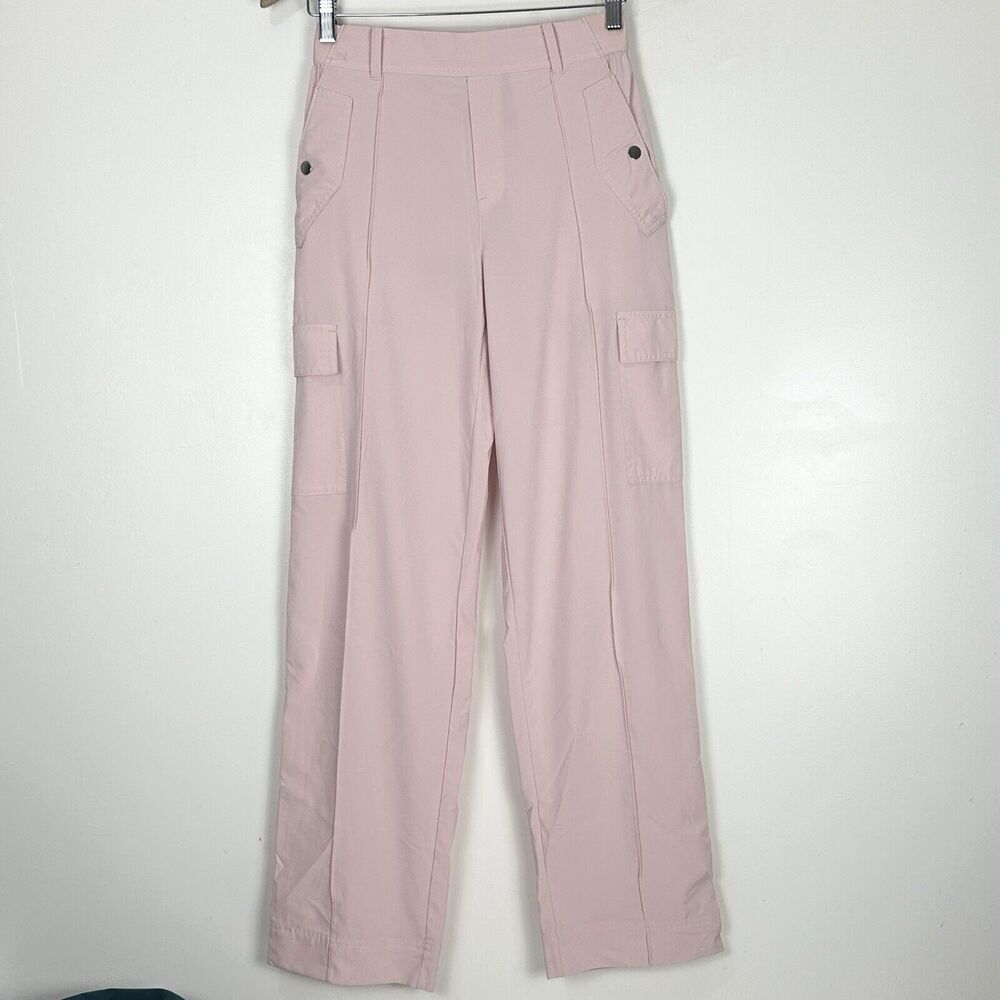 Wide-Leg Cargo Pants in Light Pink